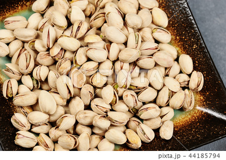 pistachios in a bowl - top view 44185794