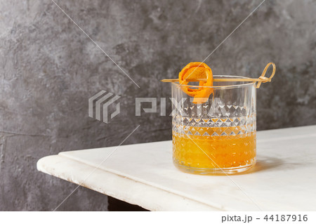 Whiskey orange Cocktail 44187916