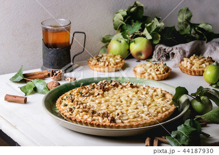 Sweet apple tart 44187930