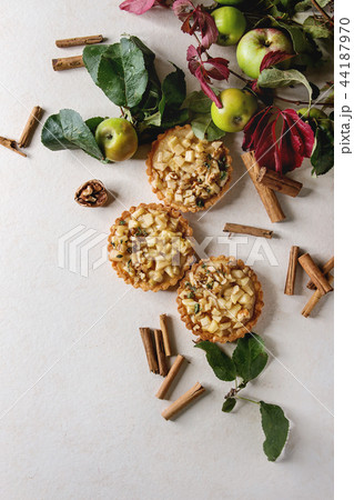 Sweet apple tartlets 44187970