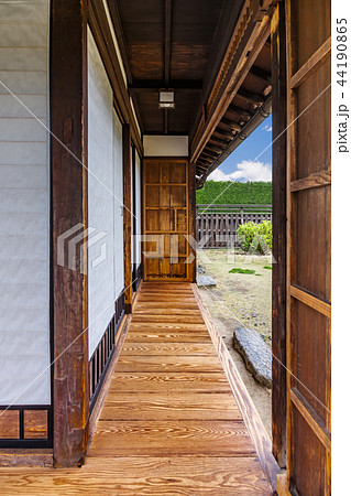 田舎の和風建築の写真素材