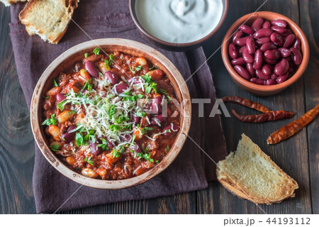Bowl of chili con carne Bowl of chili con carne 44193112