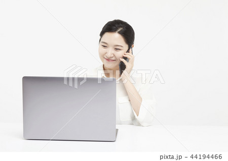 ノートパソコン ノートブック 会社員 44194466