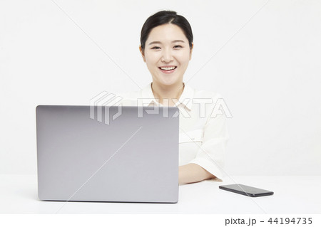 ノートパソコン ノートブック 会社員 44194735