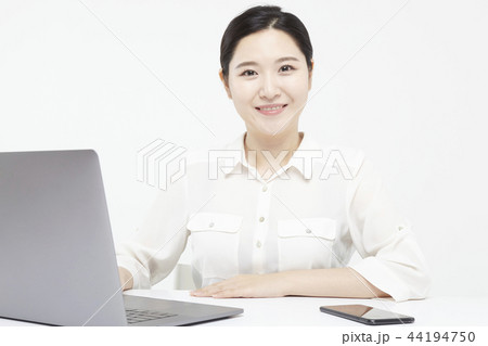 ノートパソコン ノートブック 会社員 44194750
