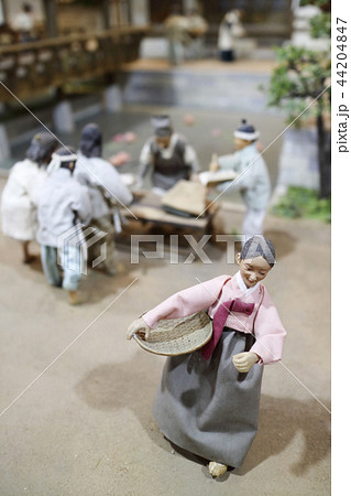 Miniuture people, it show the traditional way of life in Korea 019 Miniuture people, it show the traditional way of life in Korea 019 44204847