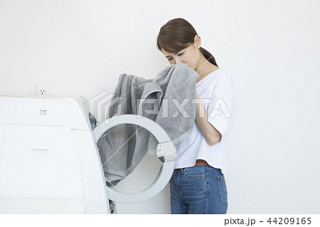 洗濯物の生乾き臭 洗濯物の生乾き臭 44209165