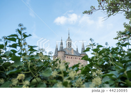 Old south port building Old south port building 44210095