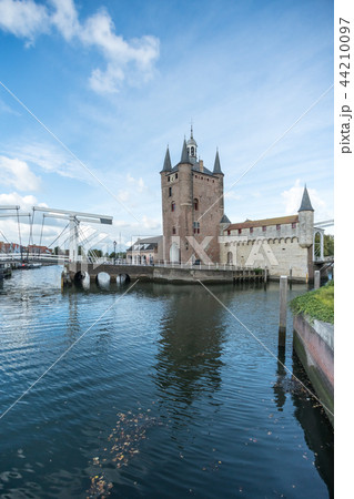 Old south port building Old south port building 44210097