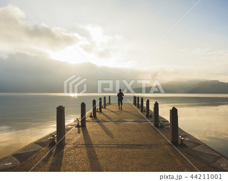 Traveler standing on Pier Lake mountain Landscape  44211001