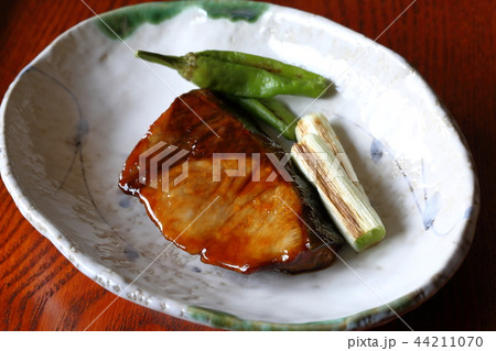 ぶりの照り焼き 44211070