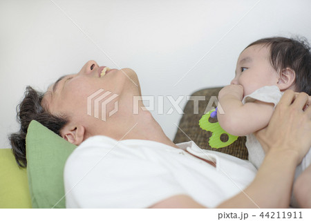家族 ファミリー 育児 44211911