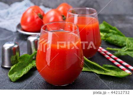 tomato juice 44212732