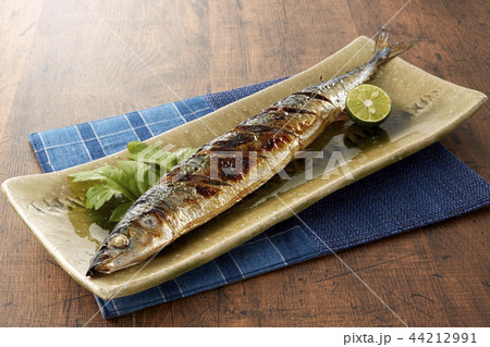 秋刀魚の塩焼き (grilled pacific saury fish with salt) 秋刀魚の塩焼き (grilled pacific saury fish with salt) 44212991