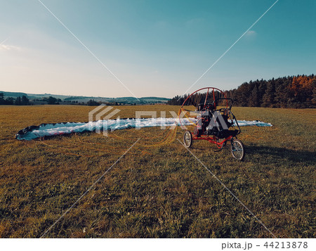 Powered paragliding vehicle Powered paragliding vehicle 44213878