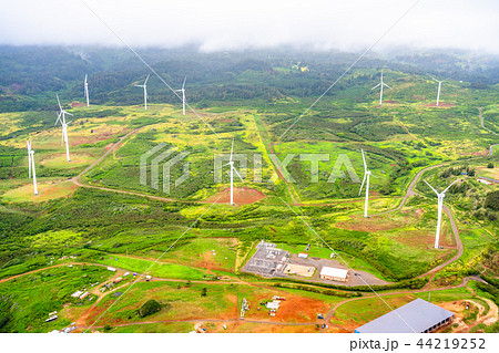 ハワイ 風力発電 オアフ島内陸 航空写真 の写真素材