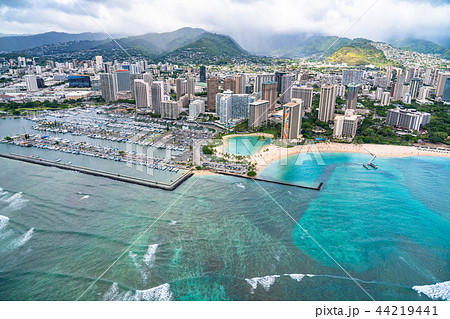 ハワイ ワイキキビーチ上空 オアフ島 航空写真 の写真素材