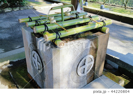 鶴嶺神社　手水舎 44220804
