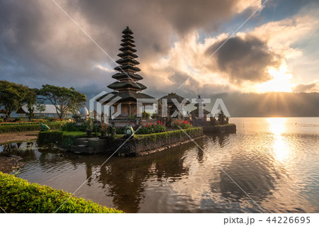 Ancient temple (Pura Ulun Danu Bratan) 44226695