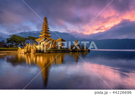 Ancient Pura Ulun Danu Bratan temple reflection 44226696
