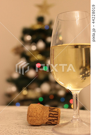 クリスマスと白ワイン クリスマスと白ワイン 44228019