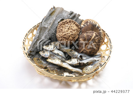 ダシ／にぼし（マイワシ-富山県産）干し椎茸（大分県産）真昆布（北海道産） 44229377