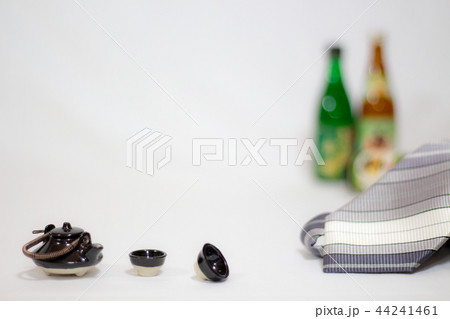 忘年会 新年会イメージ サラリーマン 職場の飲み会イメージ 忘年会 新年会イメージ サラリーマン 職場の飲み会イメージ 44241461