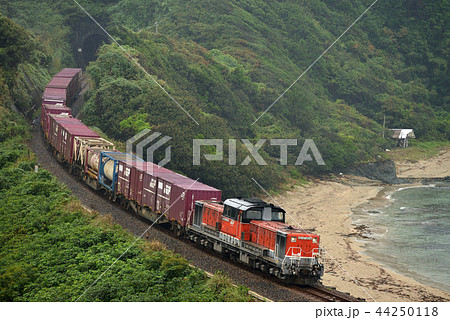 山陰線経由で迂回するDD511804コンテナ貨物列車 44250118