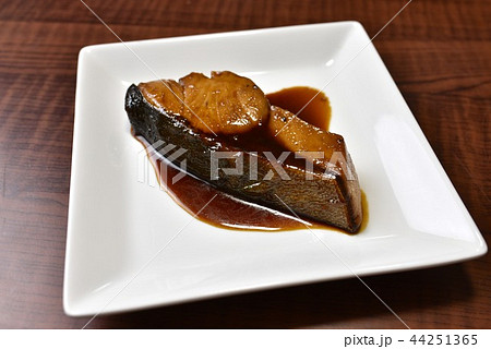ブリの照り焼き 44251365