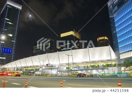 東京駅八重洲口 44251598