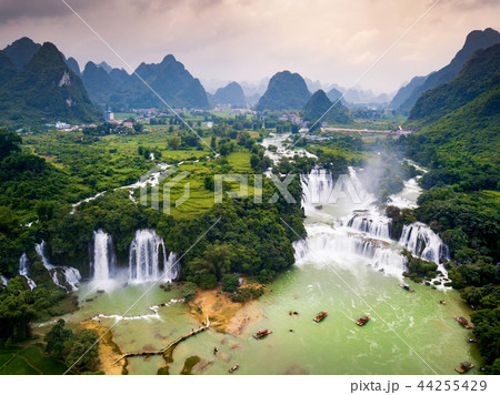 Ban Gioc Detian waterfall Ban Gioc Detian waterfall 44255429