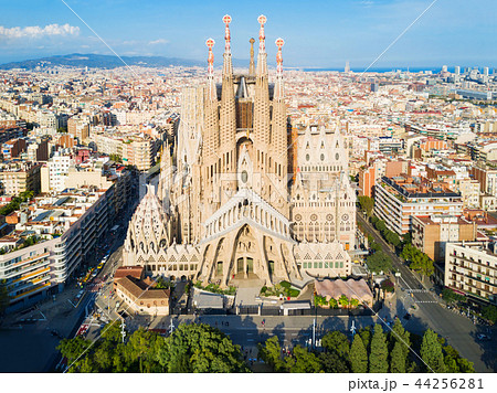 Sagrada Familia aerial view, Barcelona 44256281