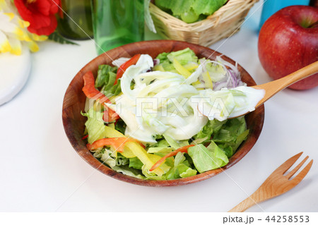 玉ねぎヨーグルトサラダ 44258553