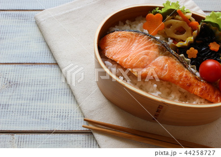 さけのお弁当 さけのお弁当 44258727