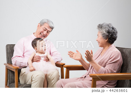 高齢者 老人 家族 44263601