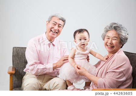 高齢者 老人 家族 44263605