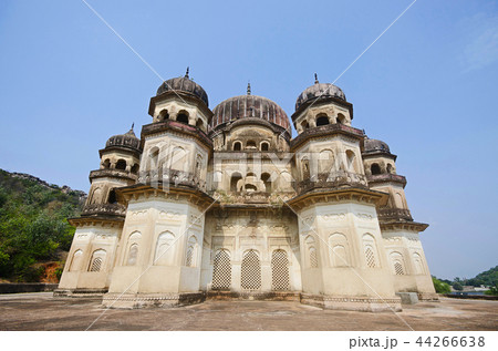Maharani Kamlapati cenotaph, Dhubela, MP, India 44266638