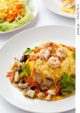 Modern Thai food Creamy omelet. 44267811
