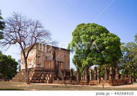 Wat Sri Chum or Si Chum Temple, Sukhothai,Thailand Wat Sri Chum or Si Chum Temple, Sukhothai,Thailand 44268410