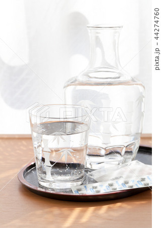 薬、水、ジェネリック医薬品 44274760