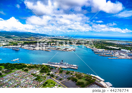 《ハワイ》戦艦ミズーリ記念館上空・オアフ島《航空写真》 44276774