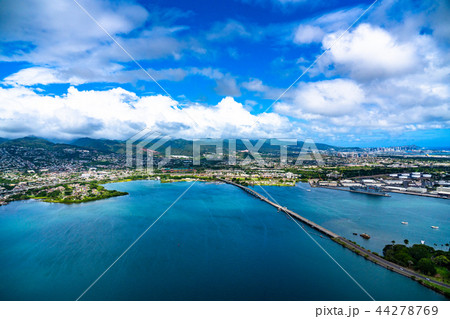 《ハワイ》パールハーバー上空・オアフ島《航空写真》 44278769