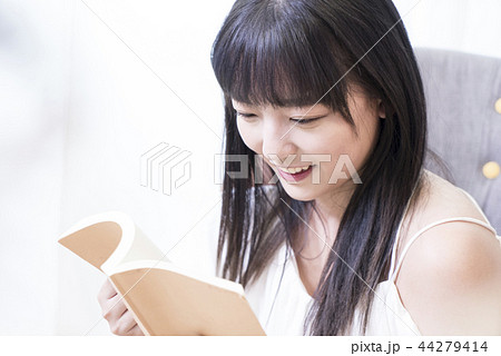 女性 メス 女の人 44279414