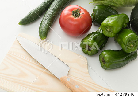 野菜と調理道具 44279846