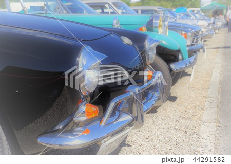 クラシックカーイベント 車列 ソフトフォーカス クラシックカーイベント 車列 ソフトフォーカス 44291582