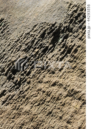 荒い岩肌 荒い岩肌 44293856