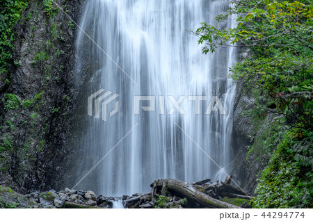 回顧（みかえり）の滝　秋田県 44294774