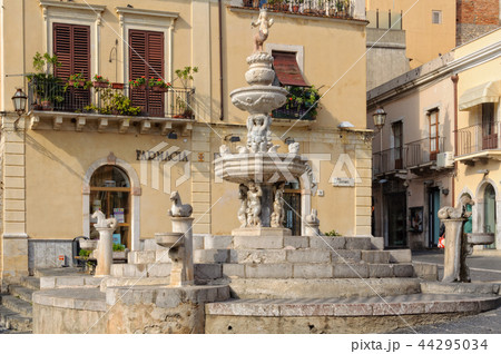 Fountain of Piazza Duomo - Taormina Fountain of Piazza Duomo - Taormina 44295034