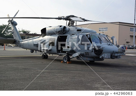 アメリカ海軍の哨戒ヘリコプターmh 60rシーホークの写真素材
