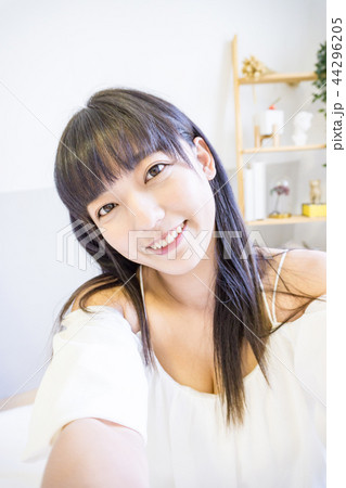 女性 女の人 女 44296205